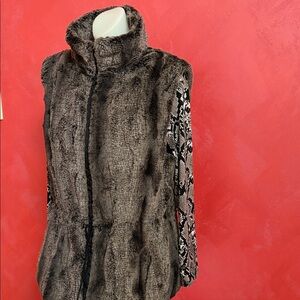 Women's Natural Fur Reversible Vest